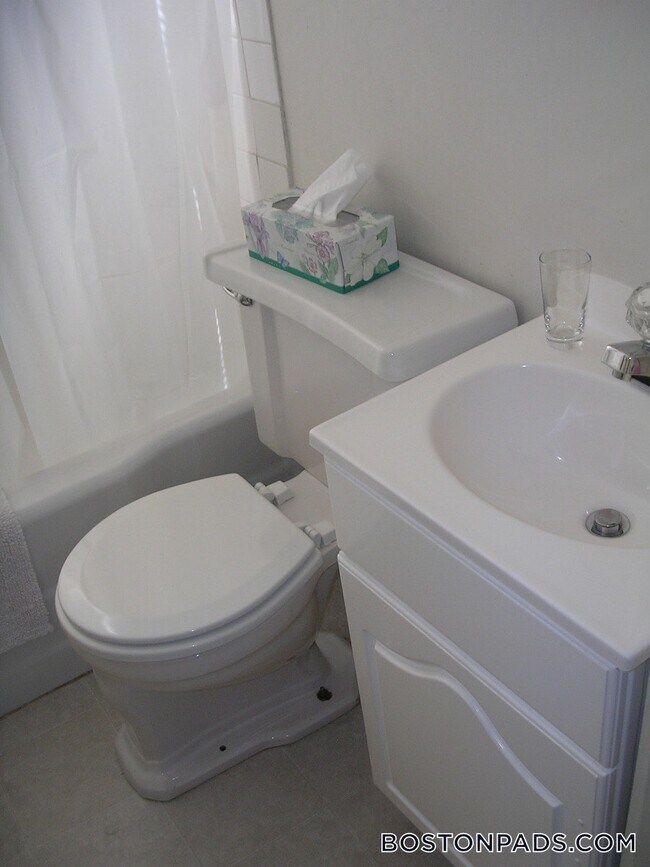 Foto del edificio - 211 Park Dr