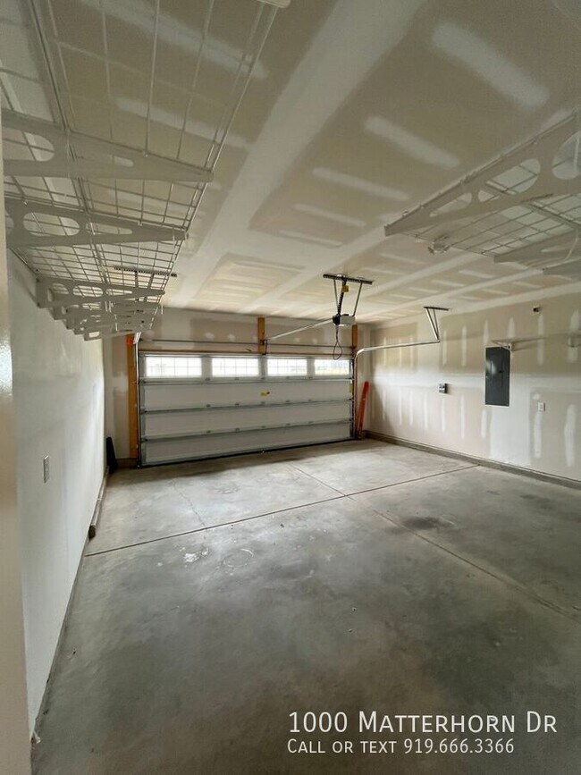 Building Photo - 1000 Matterhorn Dr