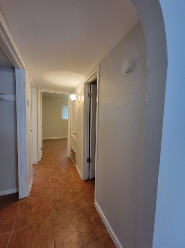 Foto del edificio - 7301 Jensen Dr