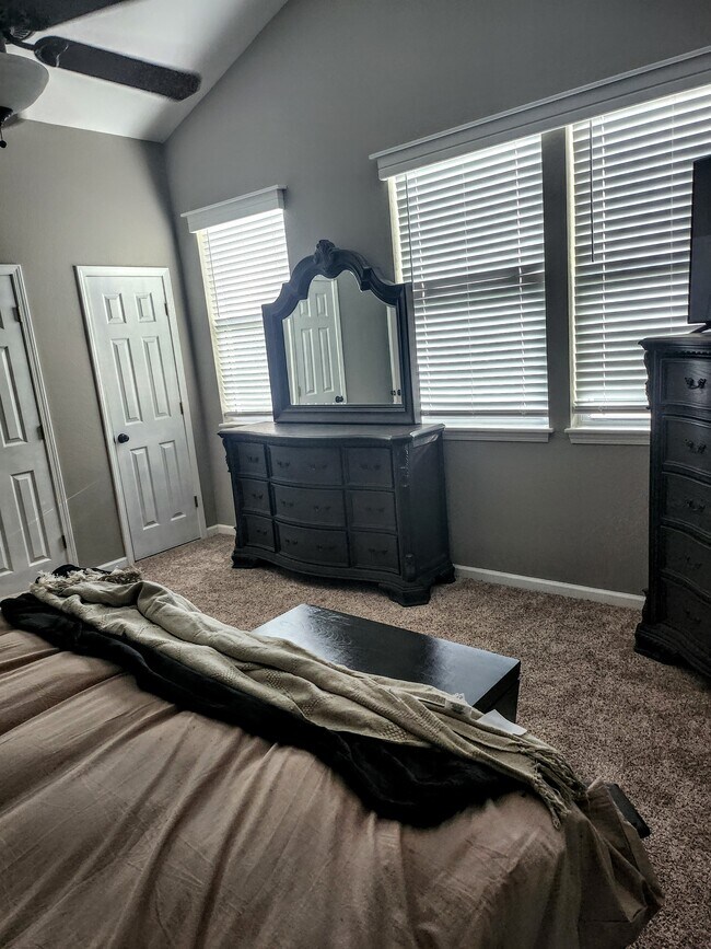 Foto del edificio - 23 Cottage Park E