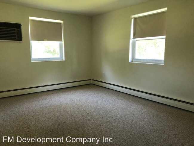 Building Photo - 804 Vaughn Rd