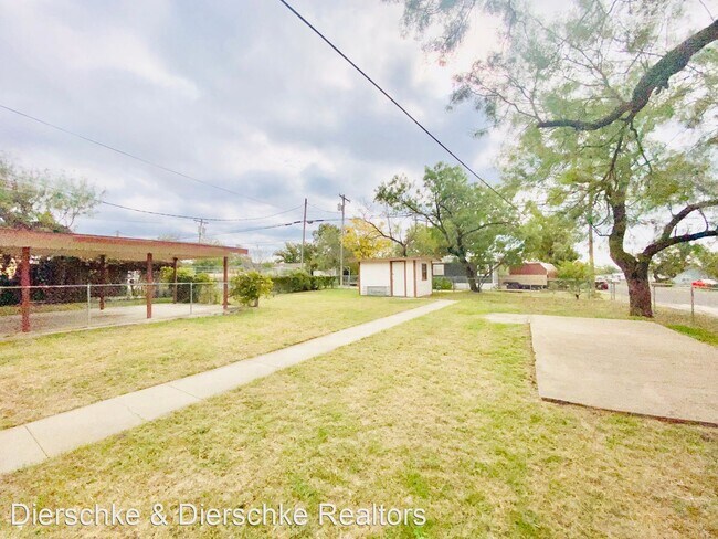 Foto del edificio - 2 br, 2 bath House - 123 W. 19th St.