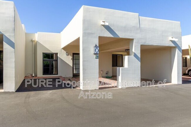Building Photo - 5101 N Casa Blanca Dr