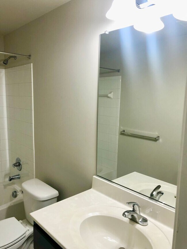 Foto del edificio - Beautiful 3 Bedroom Townhouse in Glen Burnie!