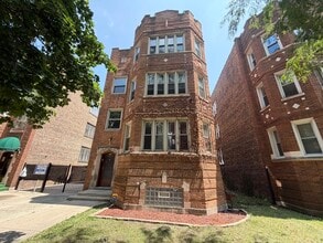 Building Photo - 7821 S Phillips Ave
