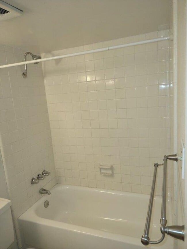 Foto del edificio - LOS BLANCOS-ALL UTILITES INCLUDED!!