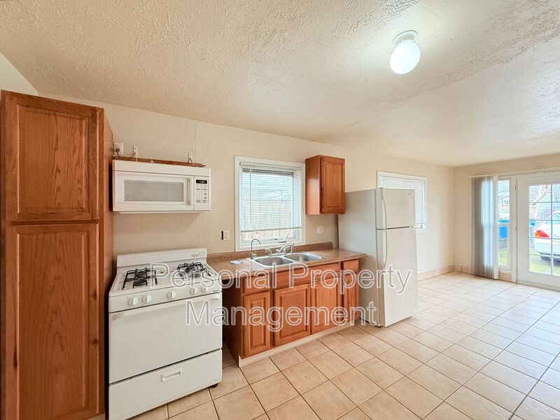 Foto principal - 1102 G St