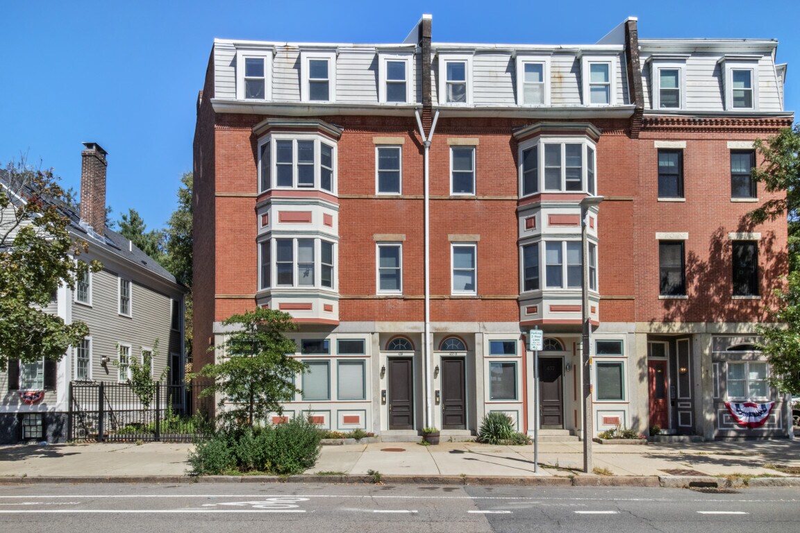 Foto principal - 439 Main St