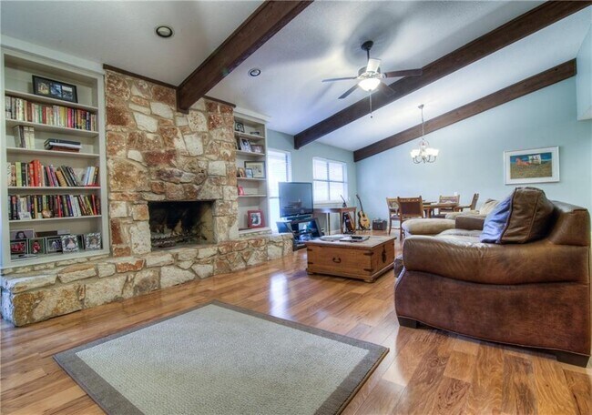 Building Photo - 3138 Honey Tree Ln