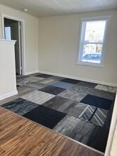 Building Photo - 431 Williams Ave N