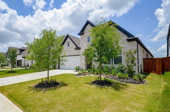 Building Photo - 13807 San Pasqual Pointe Dr