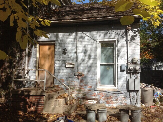 Building Photo - 541 S 4th St