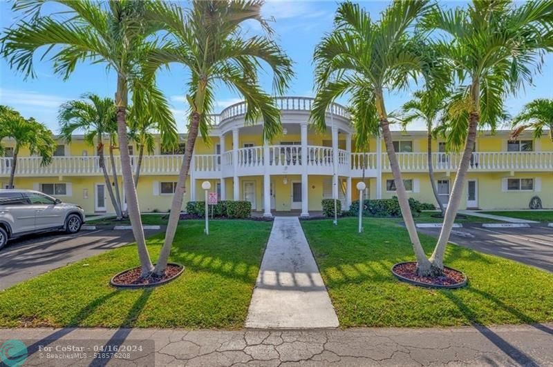 Primary Photo - 1100 Pine Dr