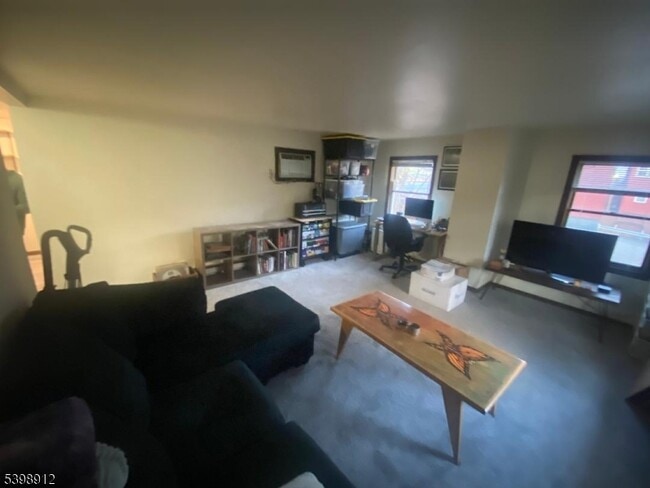 Building Photo - 211 Hamburg Turnpike