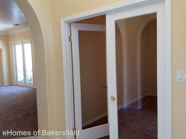 Foto del edificio - 6307 Englebright Lake Dr
