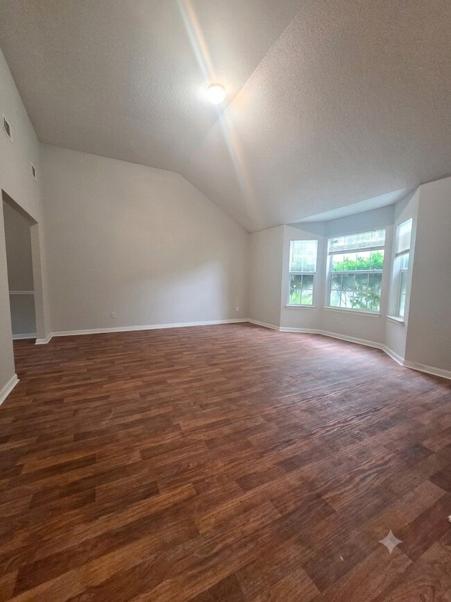 Building Photo - 5420 Sapphire Cir