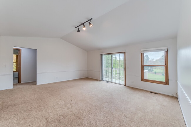 Building Photo - 1808 Fox Run Dr