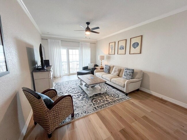 Building Photo - 7000 Seawall Blvd