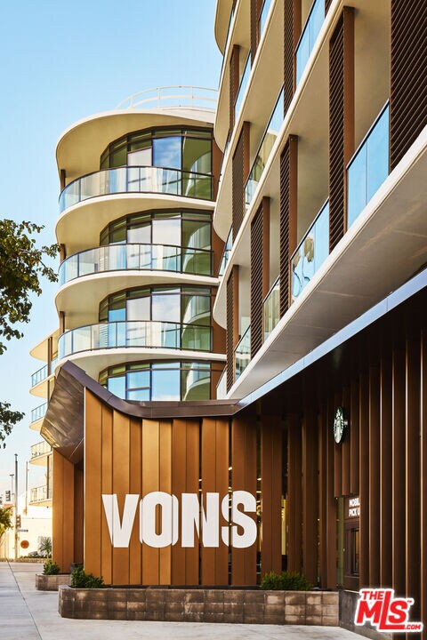 Foto del edificio - 700 Broadway