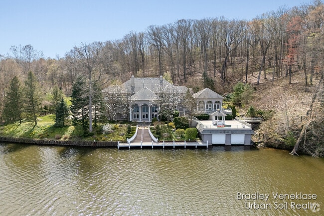 Building Photo - 7635 Sandy Hollow Ln SE