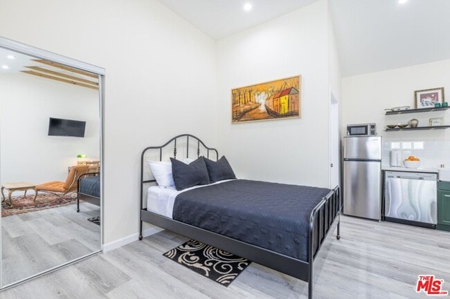 Building Photo - 10527 Bianca Ave