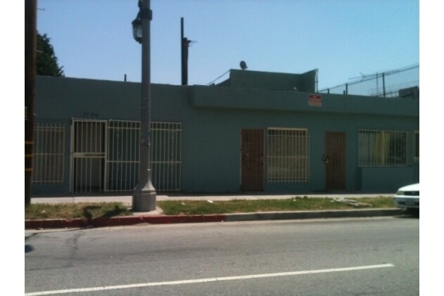 Building Photo - 1122 E 57th St