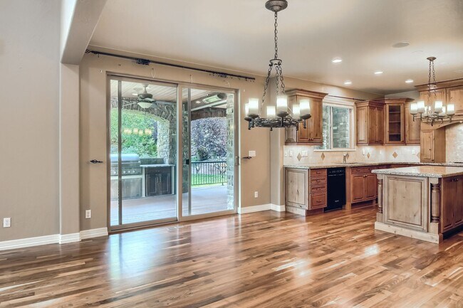 Building Photo - 5 Bedroom single family home in Lone Tree