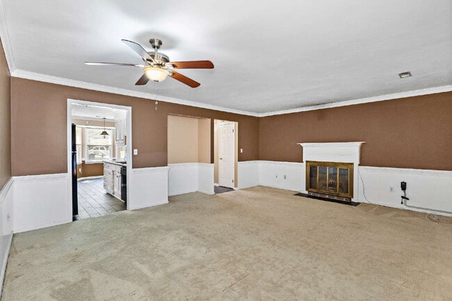 Building Photo - Churchland Townhouse