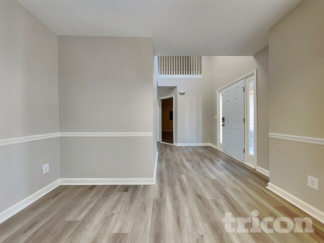 Foto del edificio - 140 N Greenfield Cir