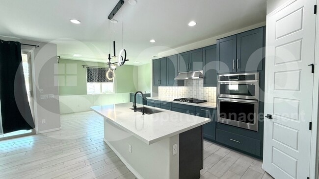 Foto del edificio - 26410 N Thornhill Dr