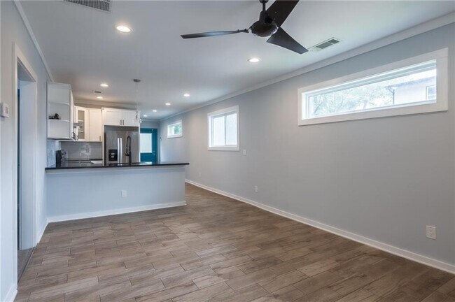 Foto del edificio - 1387 Lyle Ave