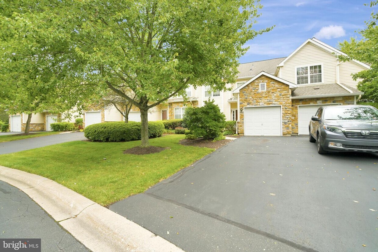 120 Medinah Dr, Blue Bell, PA 19422 Townhome Rentals in Blue Bell PA
