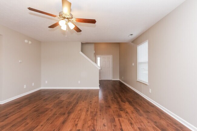 Foto del edificio - 8047 Twin River Dr