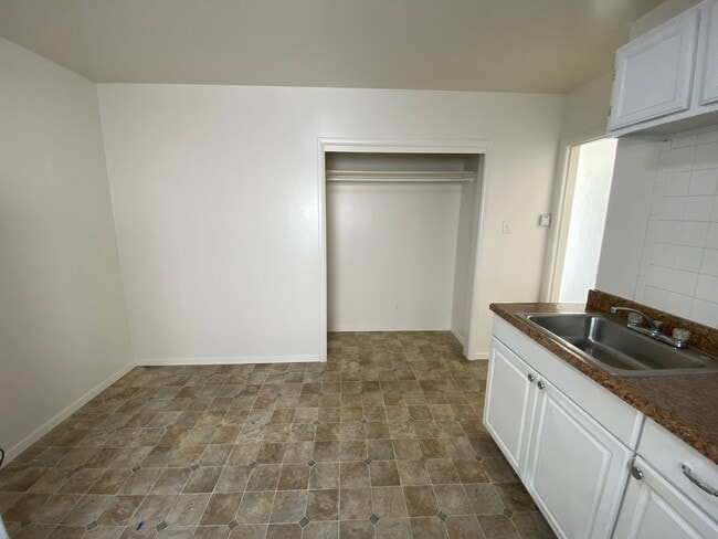 Foto del edificio - G1 | 940-942 Easton Avenue