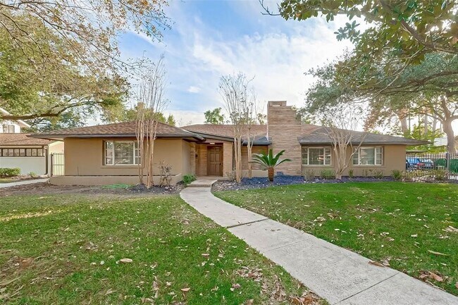 Foto del edificio - 2511 Maroneal St