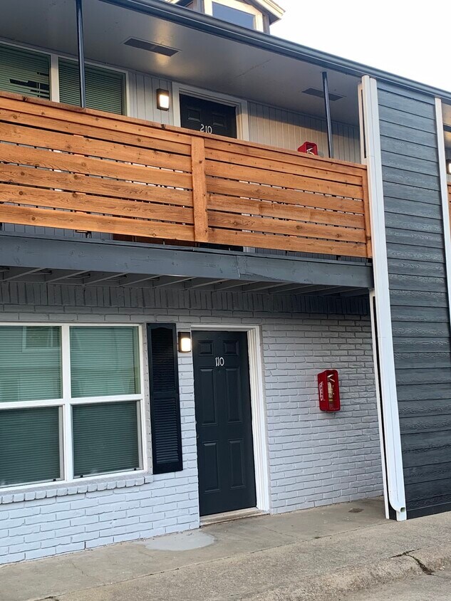 Foto principal - 411-411 Ponder Ave