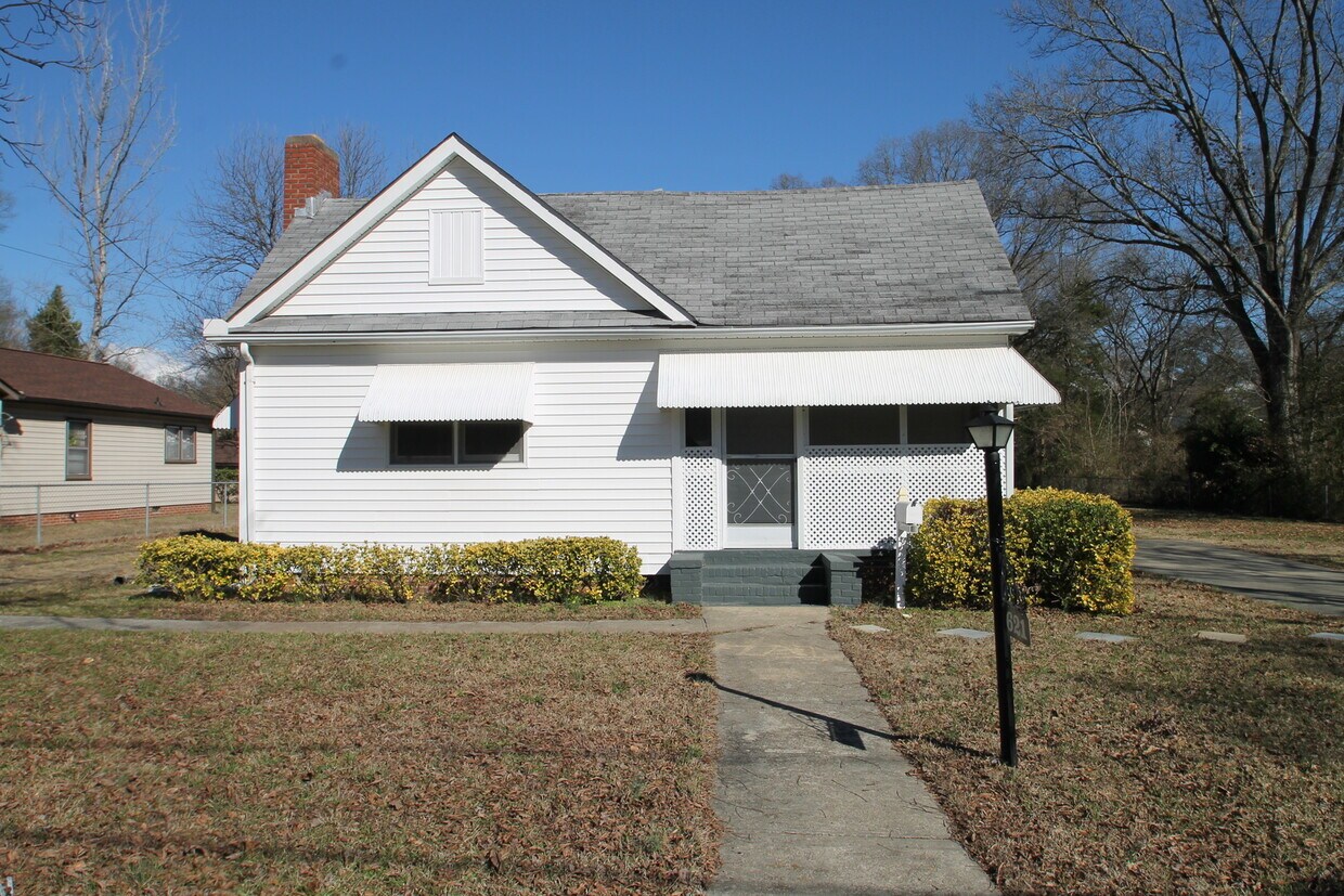 Foto principal - Exclusively Offered by Muse Realty, LLC