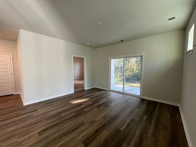 Building Photo - 147 Holloway Hill