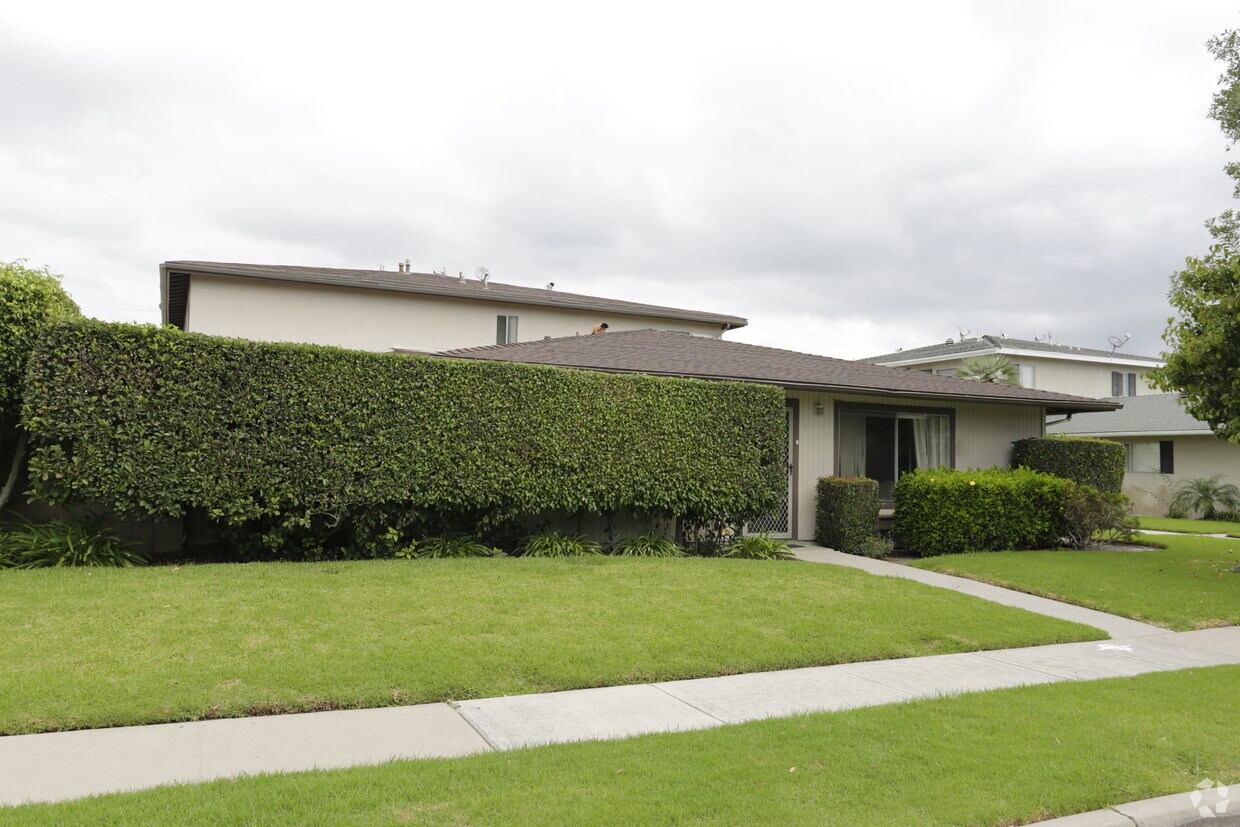 Building Photo - 1576 Coriander Dr