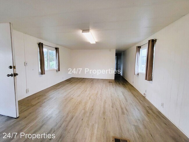 Building Photo - 2 br, 1 bath House - 24321 S. Railroad Dr