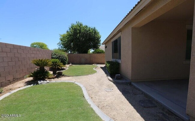 Foto del edificio - 3462 E Powell Way