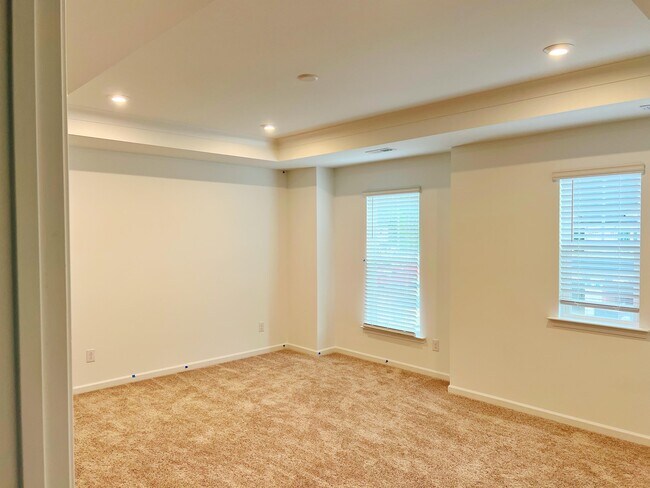 Building Photo - 13039 Rover St