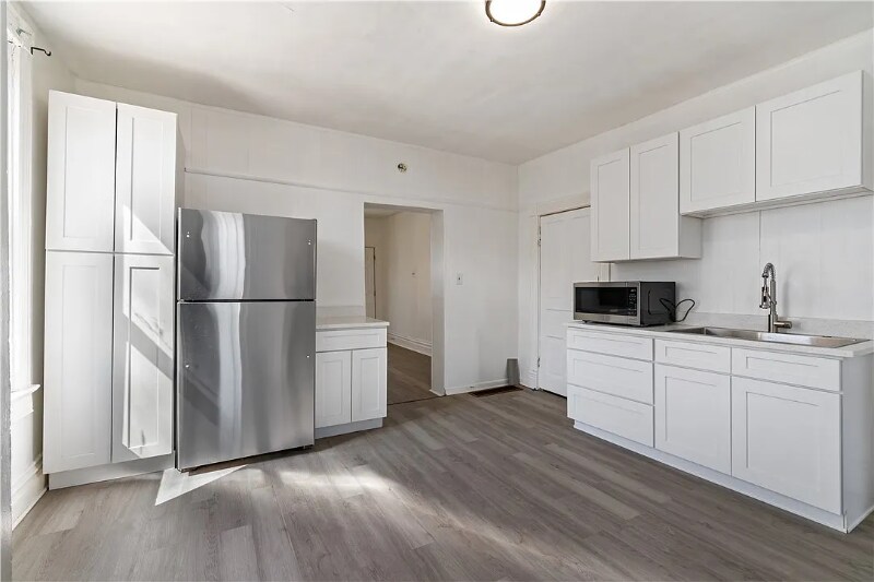 Building Photo - 216 Ridge Ave