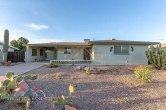 Building Photo - 5706 E Des Moines St