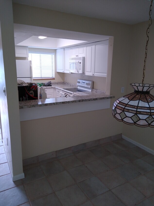 Building Photo - 2207 Pinewood Villas Dr