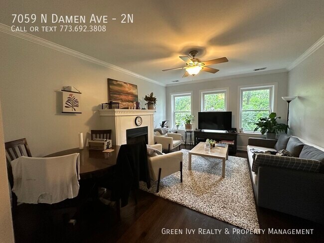Foto del edificio - Rehabbed, 2 bedroom Condo on Rogers Park t...