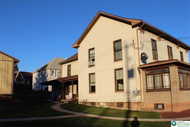Building Photo - 210 Mauch Chunk St