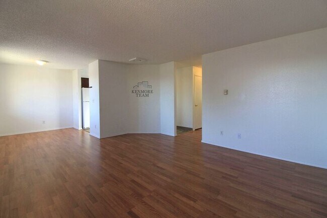 Building Photo - 1108 S Olympia Pl