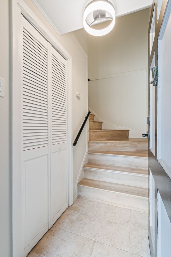 Foto del edificio - Cute, Comfortable and Convenient Apartment...