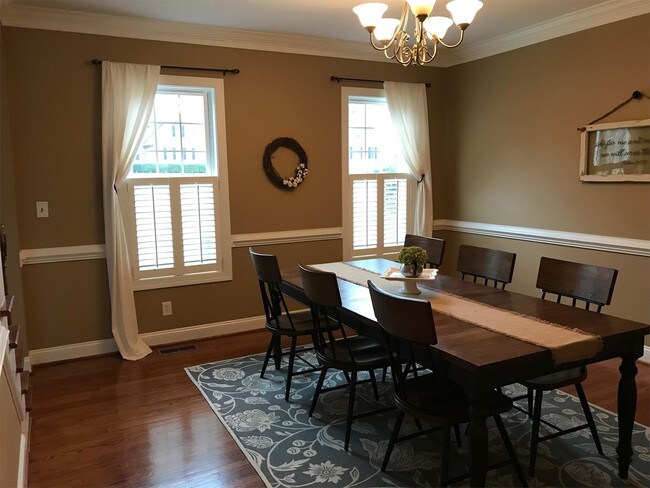Foto del edificio - 1310 Ashburn Dr